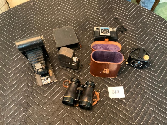 Quantity of Antique Cameras & Binoculars