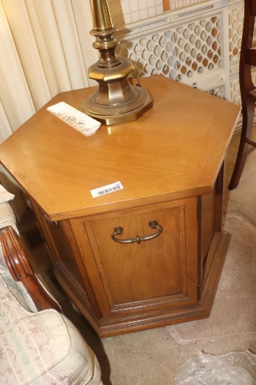 End table with lamp