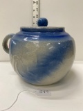 BLUE AND WHITE BOSTON BAKED BEAN POT WITH LID-NO SHIPPING