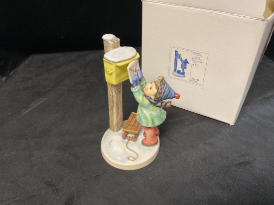 HUMMEL GOEBEL LETTER TO SANTA CLAUS FIGURINE IN BOX