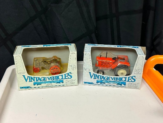 (2) Ertl 1/43rd scale Vintage Vechicles