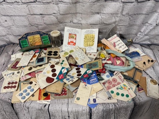 VINTAGE SEWING LOT INCLUDING NEEDLES, BUTTONS ON CARDS & MORE