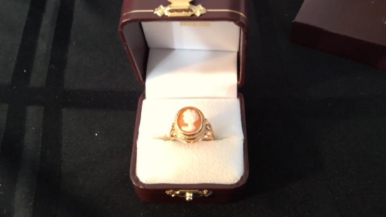 14k yellow gold mounted Cameo ring