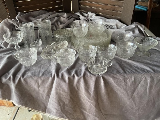 LOT OF CLEAR GLASS INCLUDING SANDWICH GLASS & MORE CHIP