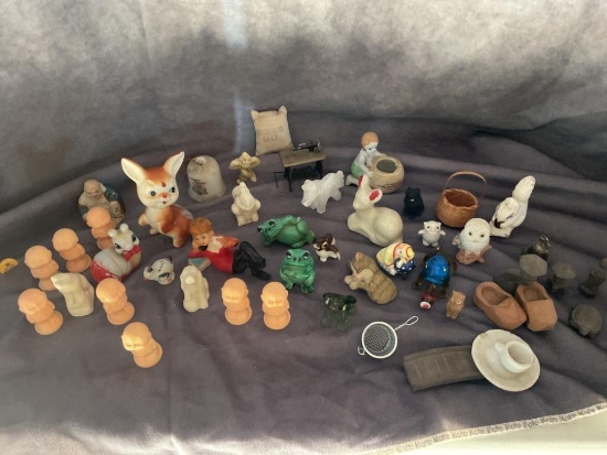 FLAT OF MINIATURES FROGS, OWLS, CABBAGE PATCH KIDS & MORE