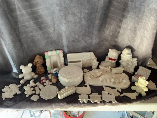 LOT OF FIRED VINTAGE CERAMIC ITEMS UNPAINTED / UNFINISHED PROJECTS TRAINS, CHRISTMAS & MORE