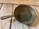 VINTAGE 8 INCH CAST IRON FRYING PAN