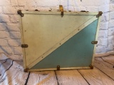VINTAGE METAL CHILDS SUITCASE.