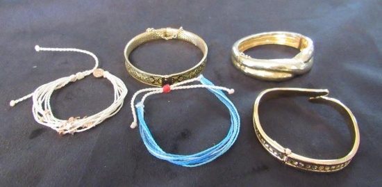 quantity of bracelets