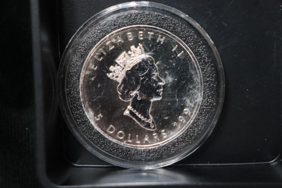 1997 Queen Elizabeth the 2nd 5 Dollar 1 oz. Coin