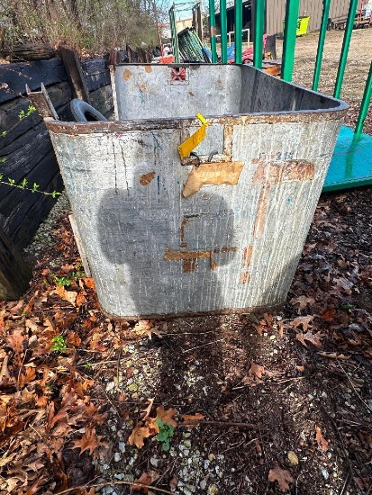 Metal Commercial Rolling Bins