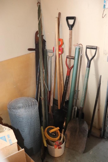 Large quantity of large handled garden tools