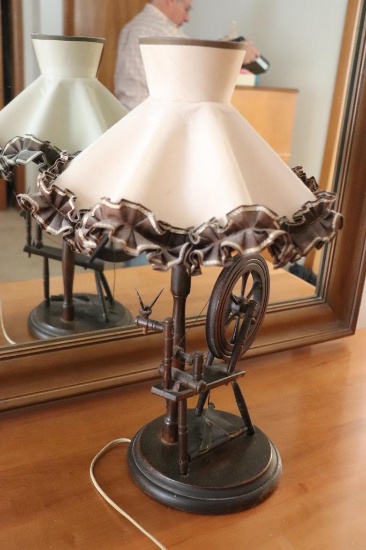 Wooden Miniature Spinning Wheel Lamp