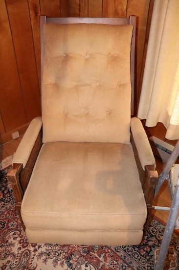Upholstered Cloth Recliner Chair
