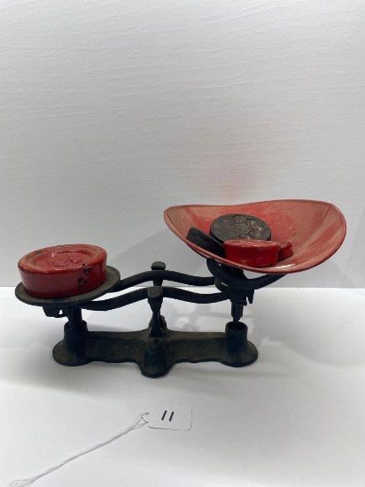 CAST IRON COUNTERTOP SCALE WITH WEIGHTS