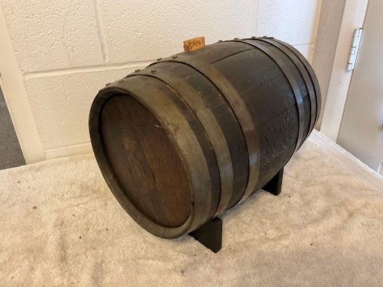 oak whiskey barrel w/stand