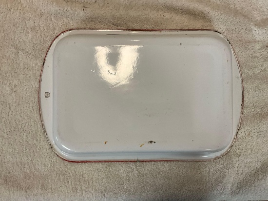 white w/red enamel square pan, kettle, (2) bread pans w/lid, round bowl