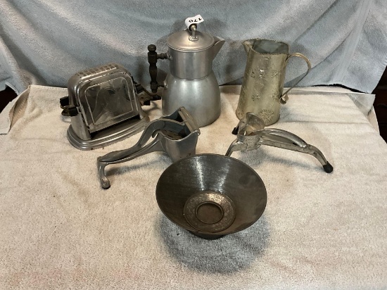Wear-ever aluminum percolator, early electric toaster & other vintage kitchen items