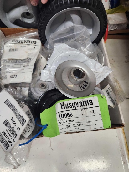 Quantity of Husqavarna wheels & pulleys