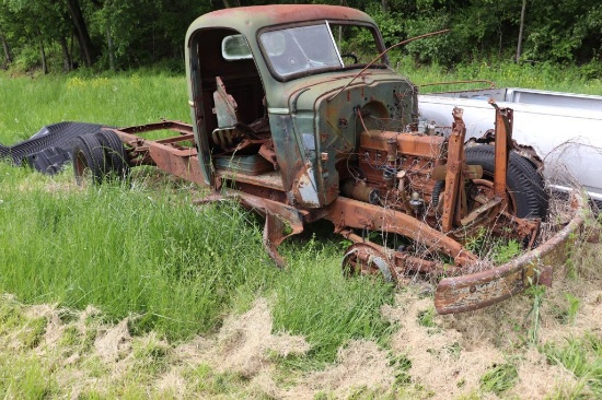 Vintage GMC Antique truck BEING SOLD FOR PARTS & PARTS ONLY