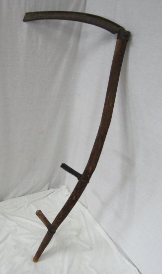 ANTIQUE LONG SCYTHE, 5 FOOT HANDLE