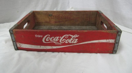 ANTIQUE RED COCA COLA WOODEN CRATE 1975