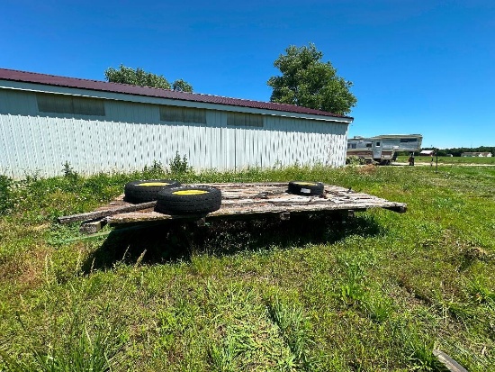 HAY RACK WITH JOHN DEERE RUNNING GEAR