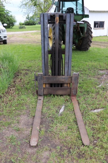 3 POINT HYDRAULIC FORKS WITH 4FT FORKS
