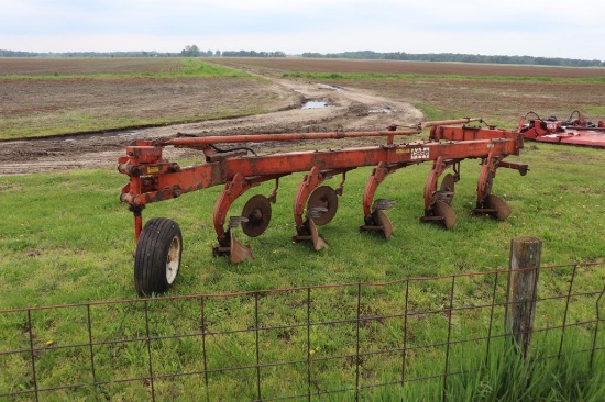 CASE 5 BOTTOM PLOW MODEL 100