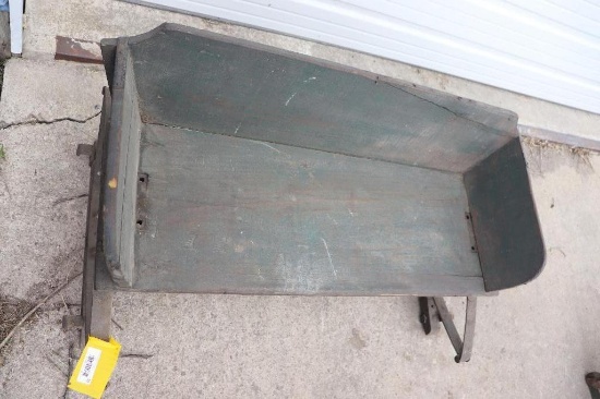 INTERNATIONAL HARVESTER WOODEN BUGGY SEAT