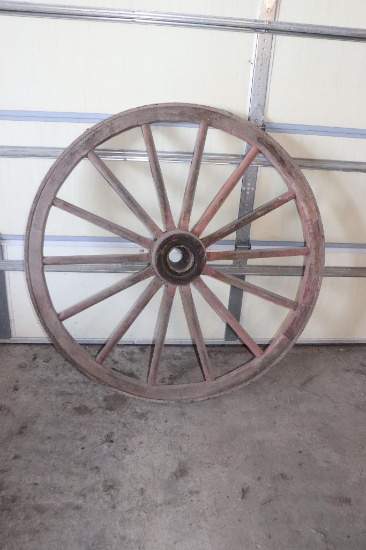 WOODEN WAGON WHEELS WITH CENTER HUBS