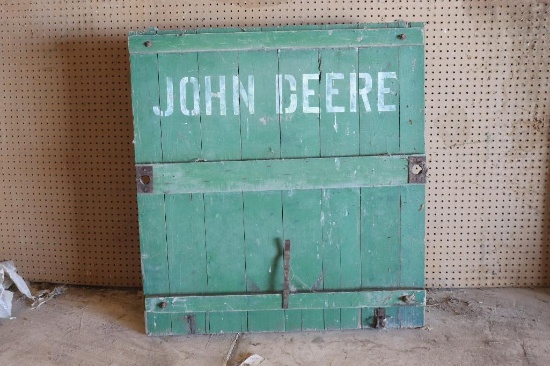 JOHN DEERE HIGN WHEEL WAGON BACK BOARD