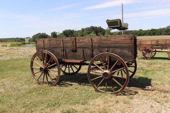 ANTIQUE WOODEN WAGON