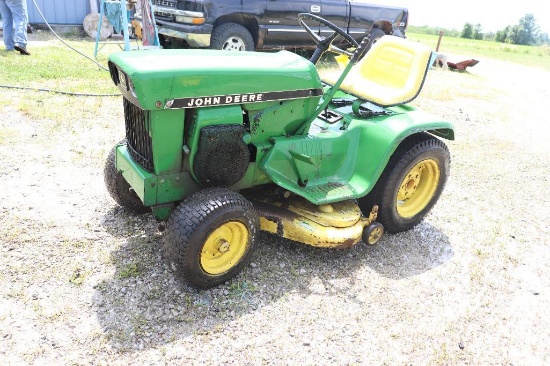 JOHN DEERE 112 RIDING LAWN MOWER
