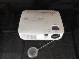 NEC Projector NP-V260 Texas Instruments. Powers on. No power cord.