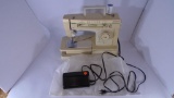 Singer Merritt sewing machine MERRITT 9612 Powers on