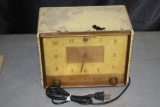 Vintage Sylvania Radio Alarm Cock