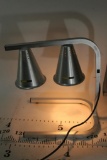 Heating Lamp for Food Display 20in tall 16in Wide powers on