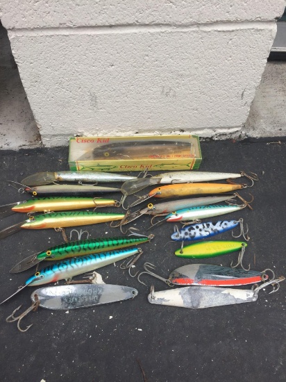 Assorted Fishing Lures - each lure between 10in long 16 Units