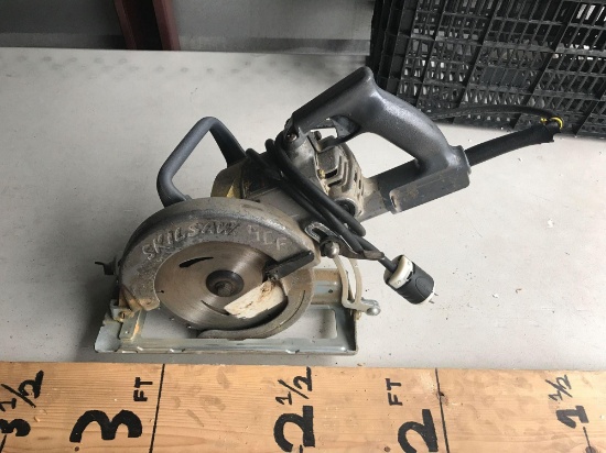 Skilsaw 7 1/4 Inch Worm Drive Saw HD77 