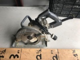 Skilsaw 7 1/4 Inch Worm Drive Saw HD77