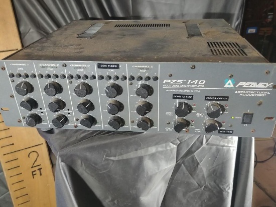 PZS 140 Multi-zone mixer/amplifier PEAVEY - powers on