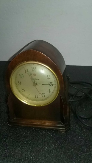 Mahogany 'Beehive Shaped' Telechron Electric Shelf Clock 1930-40's