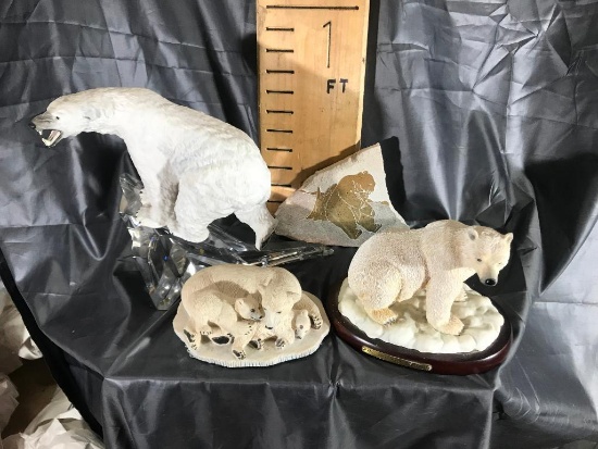 Polar bear figurine collection- 4 units