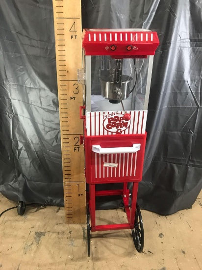 Fresh Popcorn Machine New Powers on