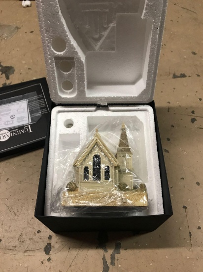 Luminiart Collections Illuminated Sculpture Mini Wedding Chapel