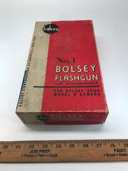 No. 1 Bolsey Flashgun with Synchronizer