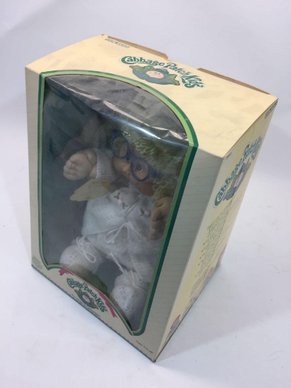 Coleco 1985 Cabbage Patch Kids Doll in Original Box 15x12x10in