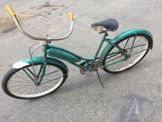 Vintage Mercury Bicycle - 43in Wheelbase - 26in Tire