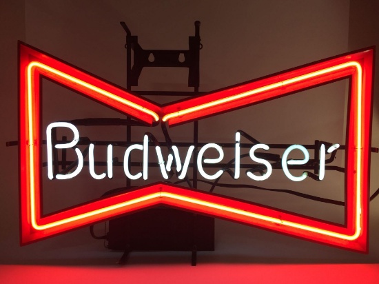 Budweiser Neon Sign Turns On 20in Tall 30in Wide 7in Deep
